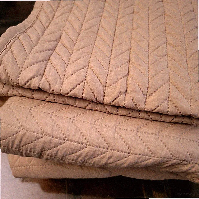 Chic Brand 2 sets Chevron Quilt with Sham Twin