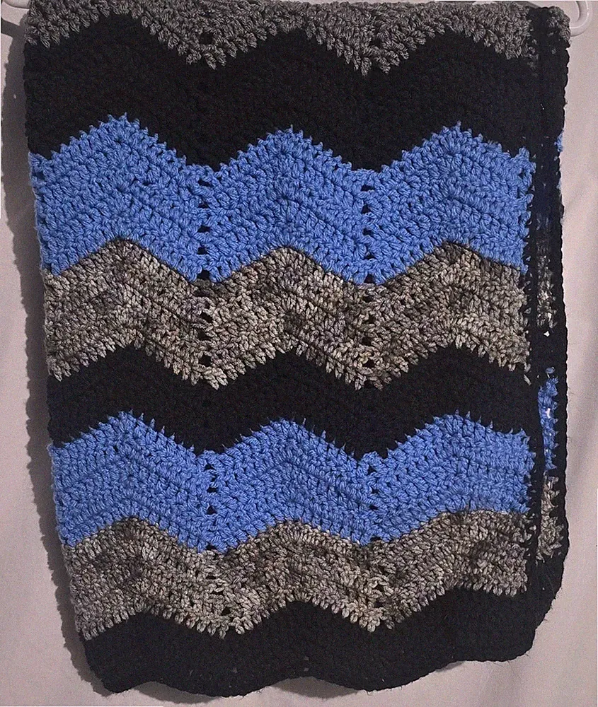 Handmade Crochet Chevron Acrylic Baby Blanket Black Blue Gray boy 24 x 32 inch