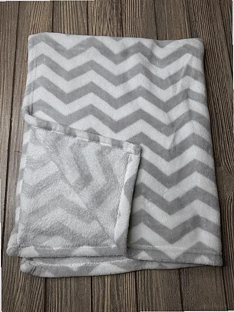 Soft Plush Gray & White Chevron Throw Blanket Lightweight Cozy Fleece