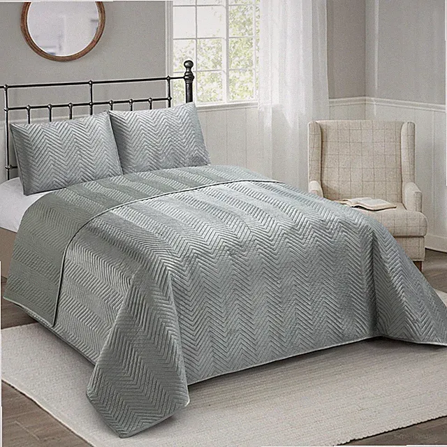 Virah Bella - Silver Chevron - Lightweight Micromink Quilt Set
