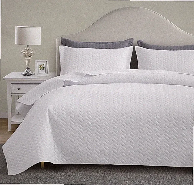 White Quilt Set King Size,Lightweight Bedspread Ultrasonic Chevron Pattern Light