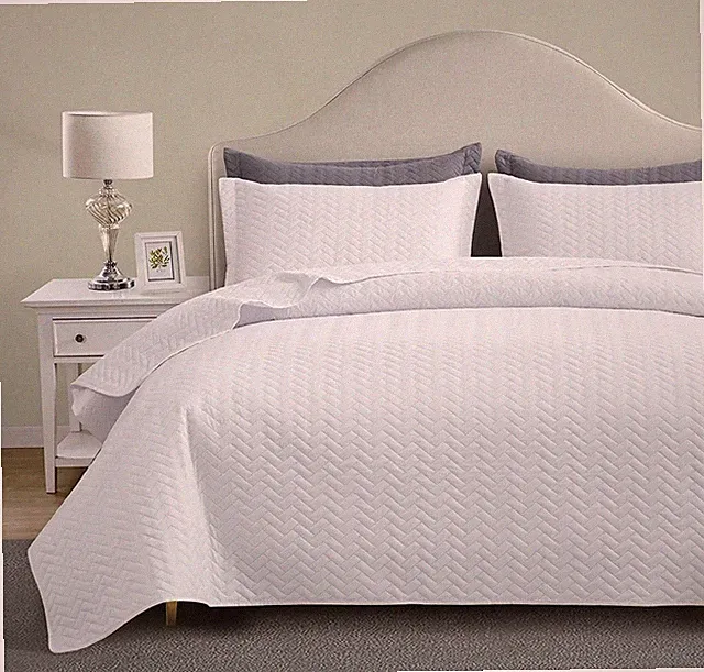 White Quilt Set Queen Size, Lightweight Bedspread Ultrasonic Chevron Pattern...